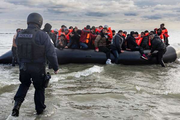 ஐரோப்பிய நாடுகளுக்கு புலம்பெயரும் மக்களை ஏற்பதில் சிரமம் -  ஐரோப்பிய ஆணைக்குழு